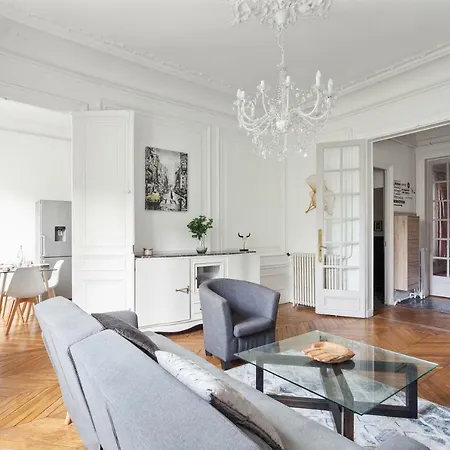 Stunning Haussmannien In By Guestready *